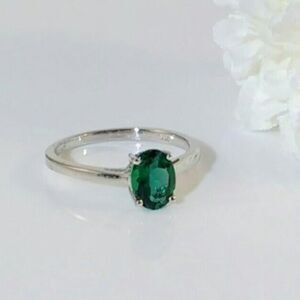 Emerald Solitaire Ring 1.2 Carats Ring Size 7
